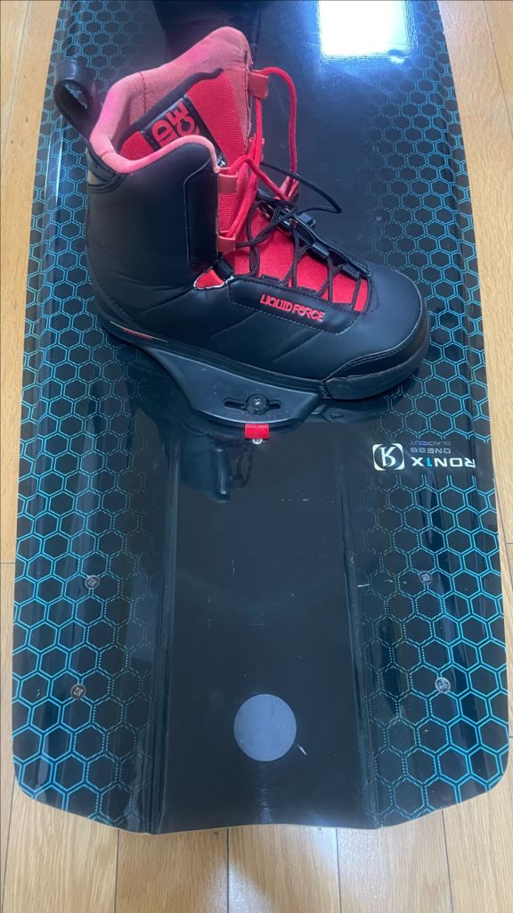 로닉스 웨이크보드 원블랙아웃+리퀴드포스 바인딩--1