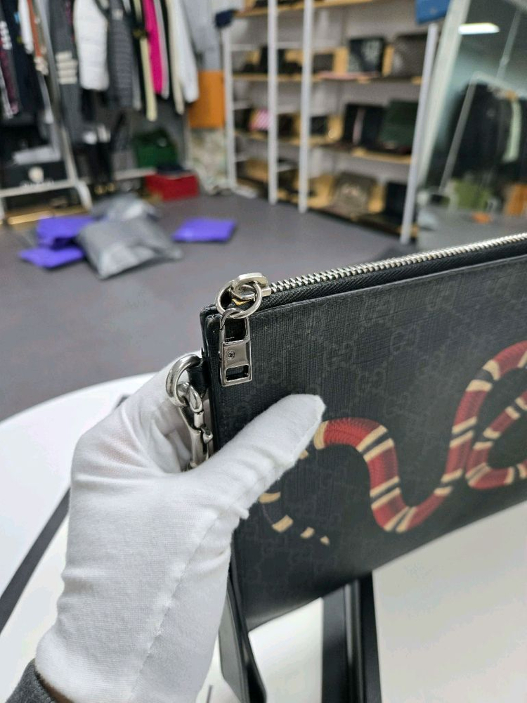 [A급컨디션] 구찌 킹스네이크 클러치백--4