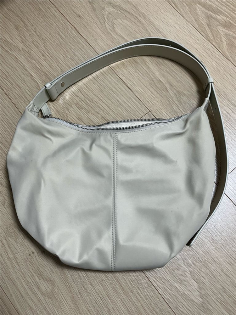 낫띵리튼 호보백 이미지