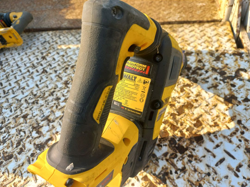 디월트 DCH417 60V 무선 콘크리트 헤드 드릴--3