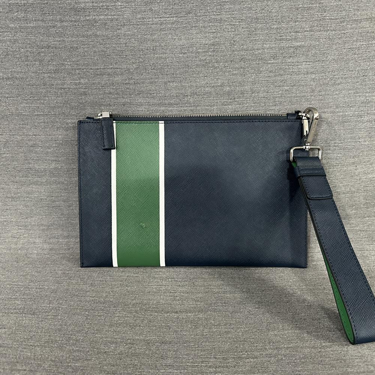 프라다 사피아노 삼각로고 핸드스트랩 클러치--1