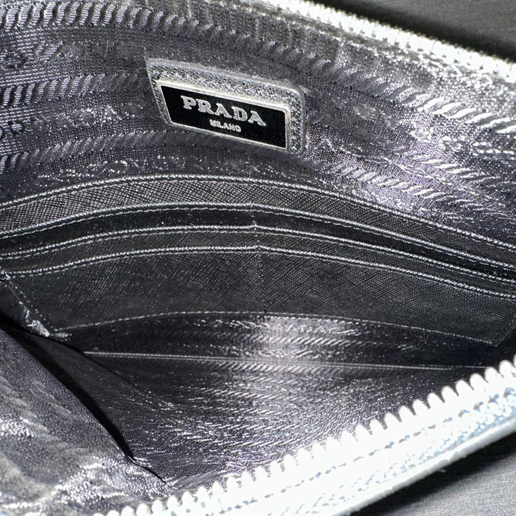 프라다 사피아노 삼각로고 핸드스트랩 클러치--2