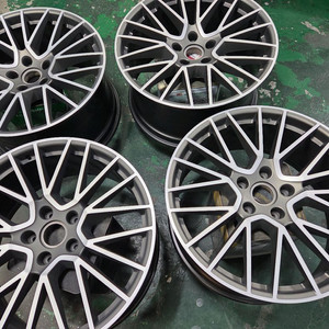 포르쉐 카이엔 RS 스파이더 21인치 순정 정품휠 입니다