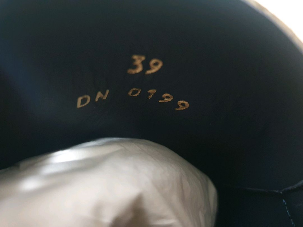 지방시 어반 스트리트 스니커즈 39사이즈--9