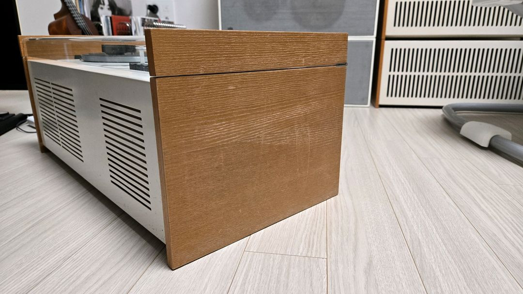 디터람스 브라운 SK55 턴테이블 이미지