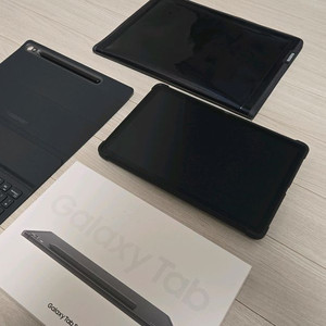 갤럭시탭 S9 5G 256GB+키보드 북커버(정품)+팩폴드 파우치+정품 케이스