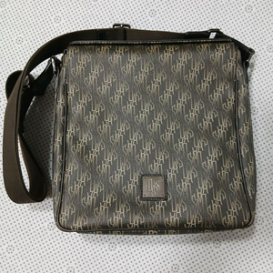 닥스정품 소가죽 크로스백