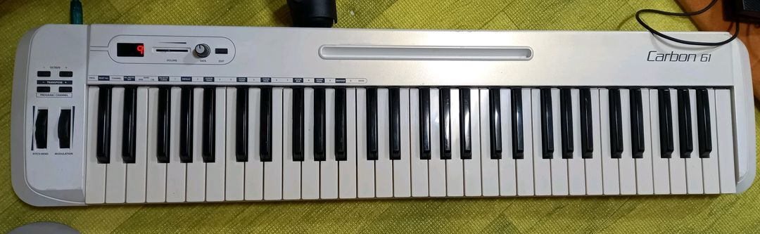 중고 마스터 키보드 Samson Carbon 61 55000원 이미지
