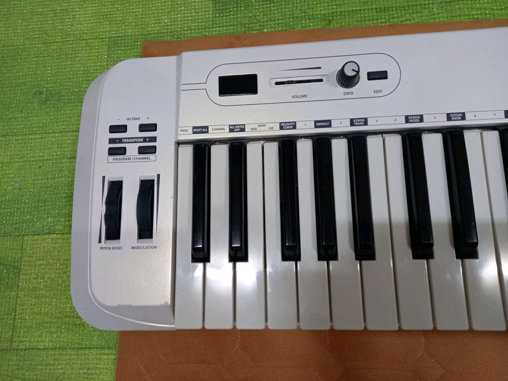 중고 마스터 키보드 Samson Carbon 61 55000원 이미지