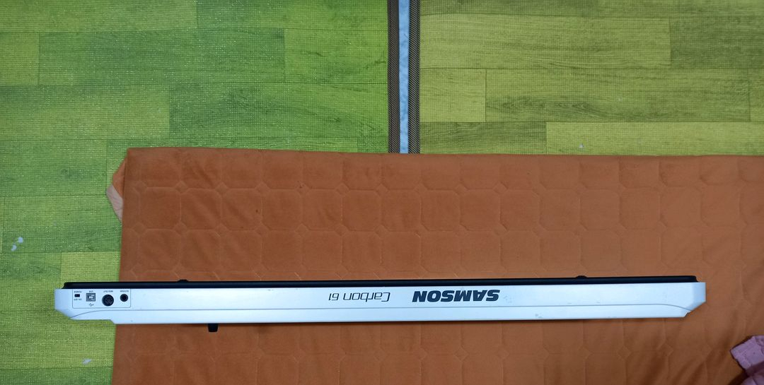 중고 마스터 키보드 Samson Carbon 61 55000원 이미지