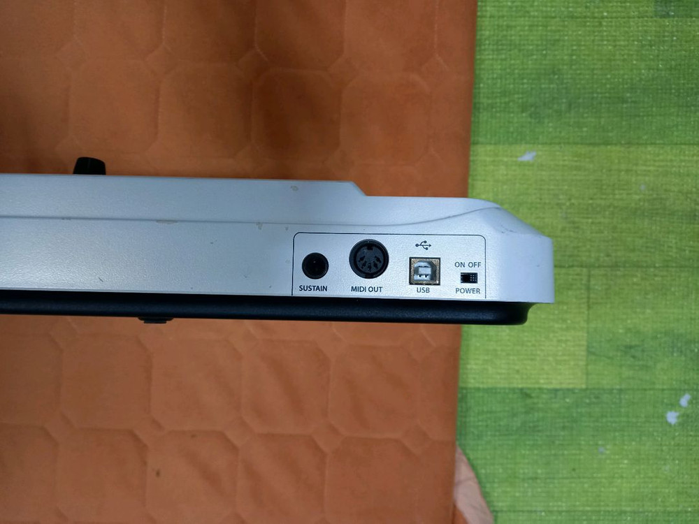 중고 마스터 키보드 Samson Carbon 61 55000원 이미지