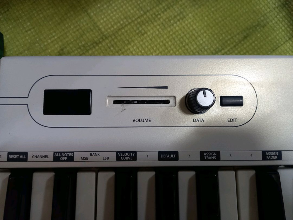 중고 마스터 키보드 Samson Carbon 61 55000원 이미지