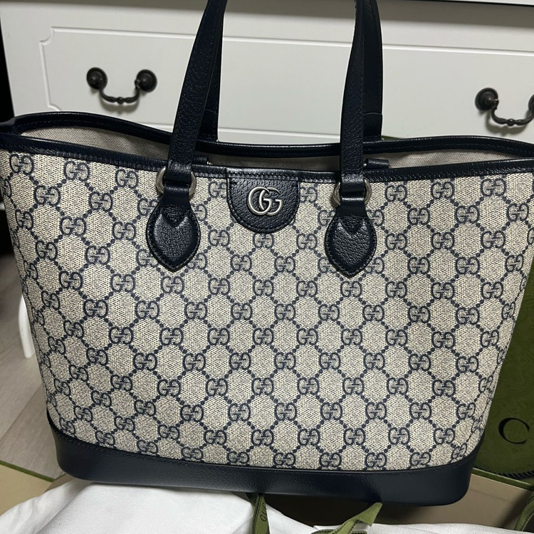 구찌 GG 캔버스 토트백 이미지