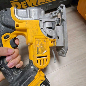 디월트 직쏘 dcs331 팜.(하자있음)