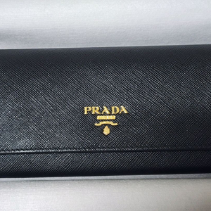 프라다 비텔로 장지갑(1MH132) 팝니다