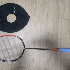 [A급] 요넥스 아스트록스 77프로 4U (BG80l장력27) 배드민턴라켓 판매합니다.