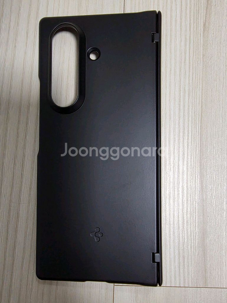 폴드7 케이스 슈피겐 에어핏 프로 판매합니다--1