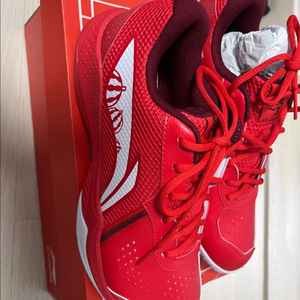 배드민턴화 이미지