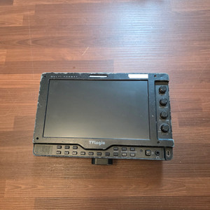 TVLogic SRM 7인치 , LVM 17인치 여러개 판매합니다