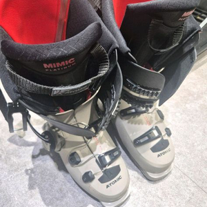 아토믹 보아스키부츠 사이즈60-65 플렉스130 썰믹포함