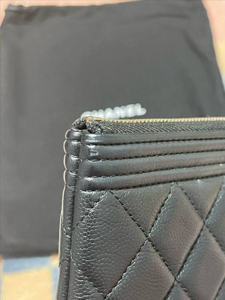 샤넬 보이클러치 뉴미듐 캐비어 블랙 금장--3