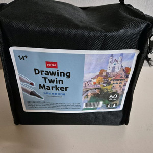 드로잉 마카. 스케치북