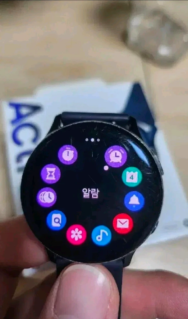 삼성 갤럭시 워치 액티브2 40mm 44mm 블랙 2개 사용감 o 이미지