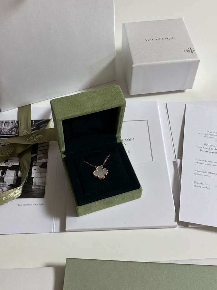 새상품 반클리프앤아펠 빈티지 알함브라 목걸이 마더오브펄 반클리프--5