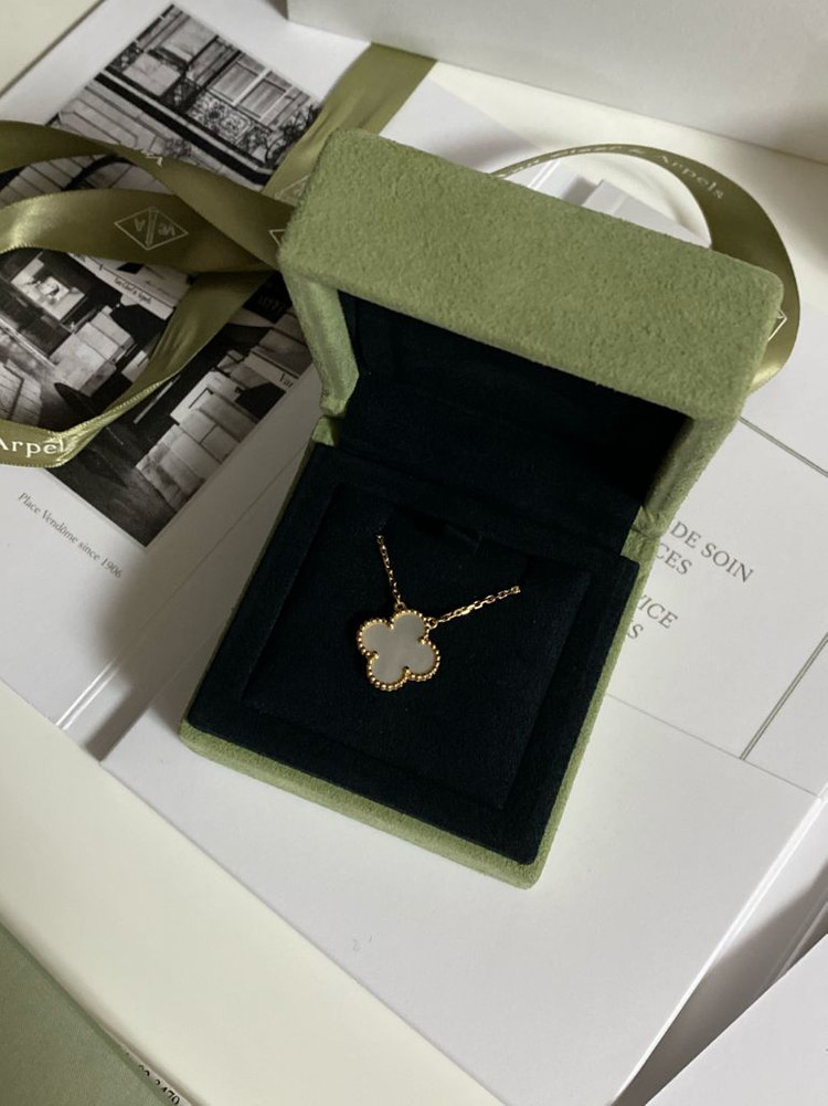 새상품 반클리프앤아펠 빈티지 알함브라 목걸이 마더오브펄 반클리프--6