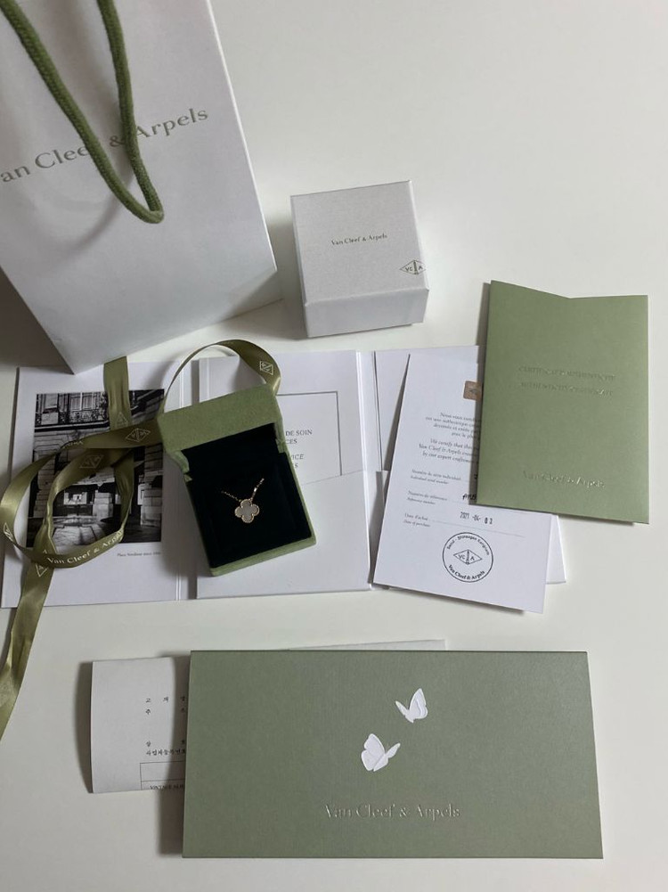 새상품 반클리프앤아펠 빈티지 알함브라 목걸이 마더오브펄 반클리프--8