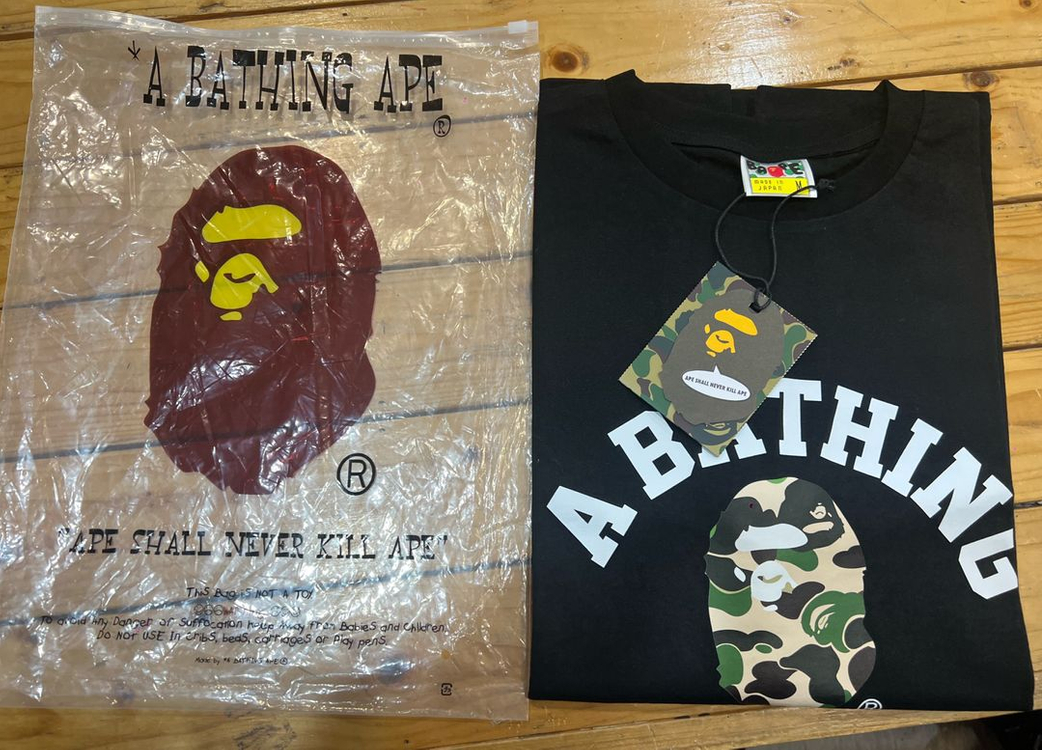 베이프 반팔티 새상품--1