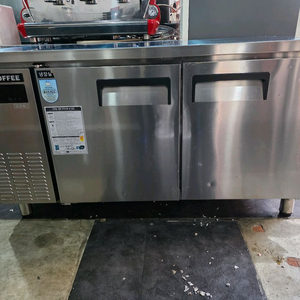 카페사용 에버젠(간냉식) 테이블1500 냉장고판매합니다