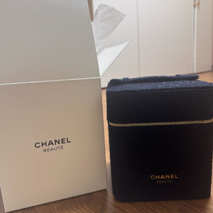 샤넬 연말선물 베니티파우치 이미지