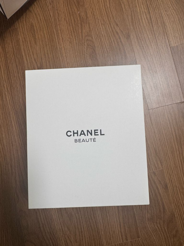 샤넬 연말선물 베니티파우치 이미지