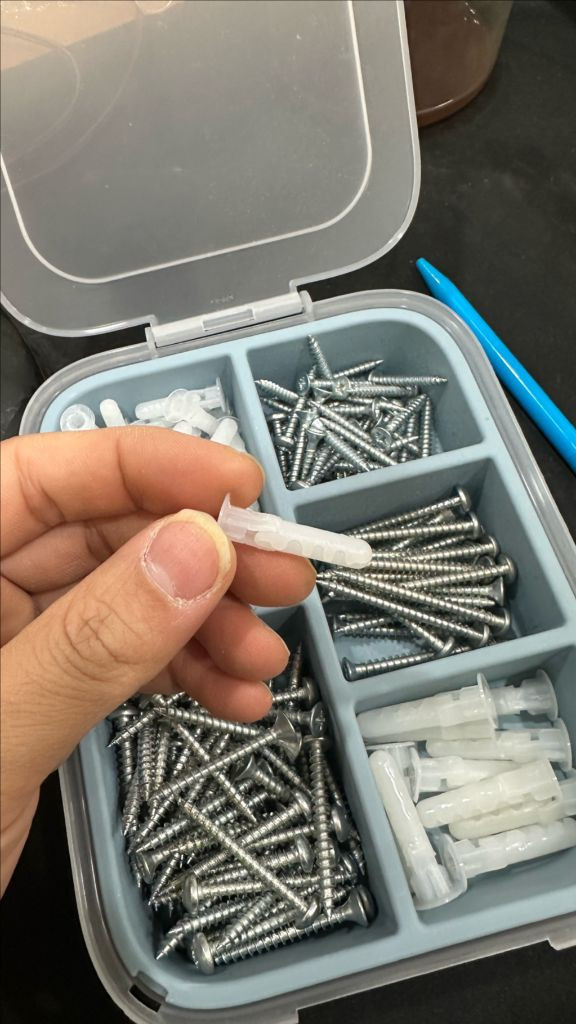 이케아 벽걸이 행거 4개 판매합니다--1