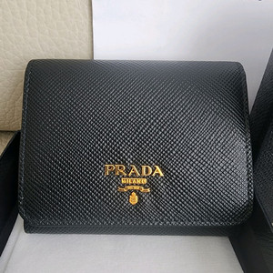 프라다 사피아노 3단 반지갑 1MH176 새제품 이미지