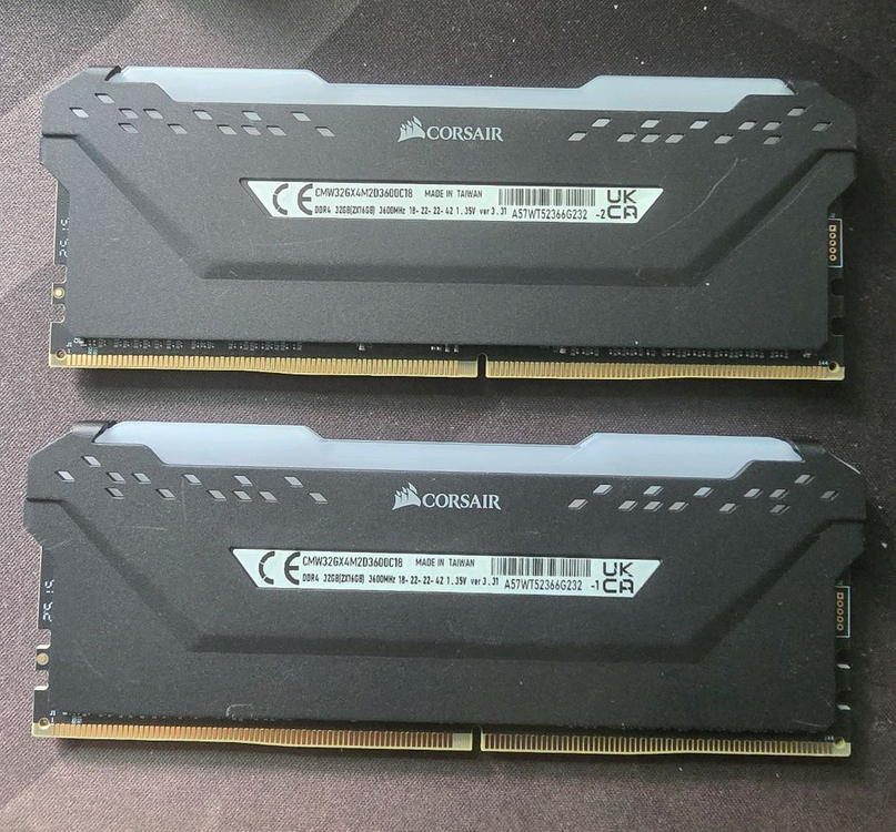 커세어 DDR4 32GB 3200MHz 메모리(16GB X 2)--1