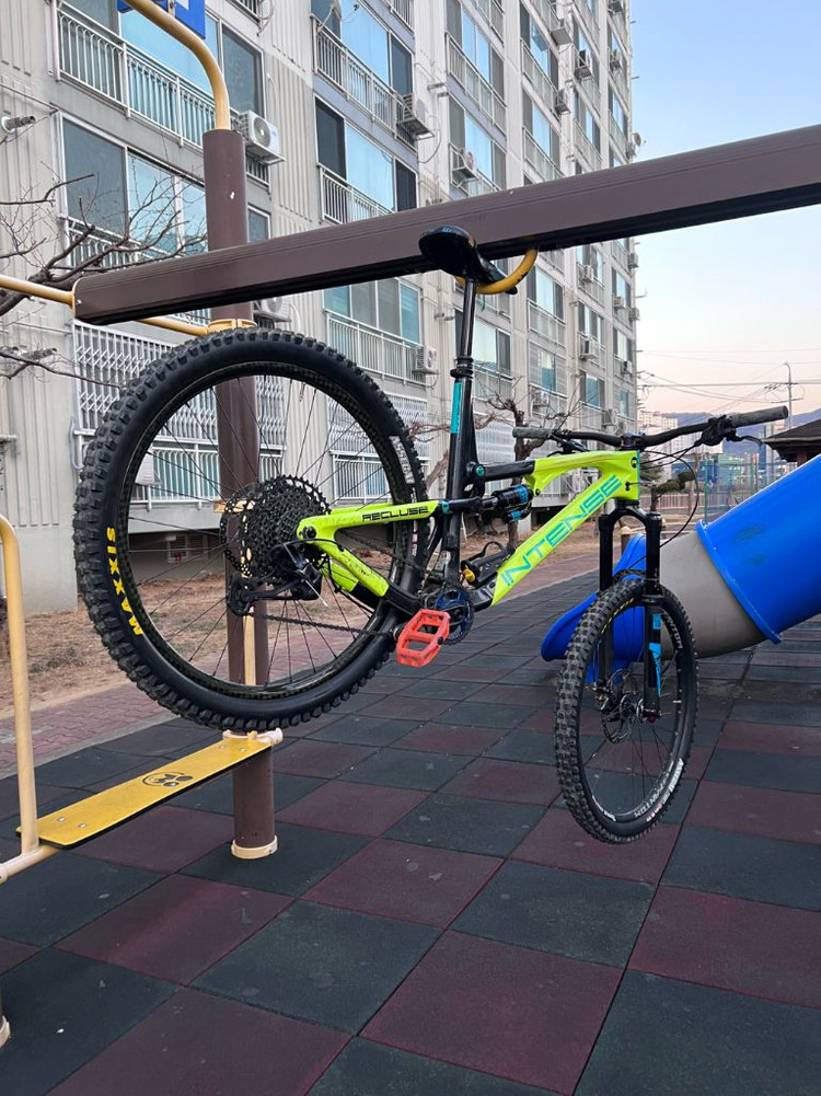 인텐스 mtb 풀샥 이미지