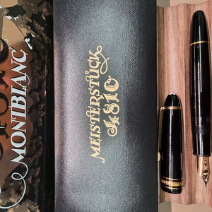 몽블랑 90주년 한정판 로즈골드 146 ef닙 만년필 팝니다