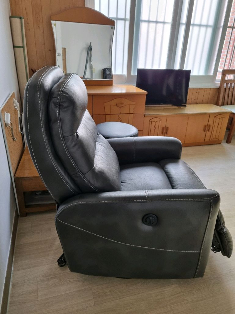 1인용전동리클라이너가죽소파--1