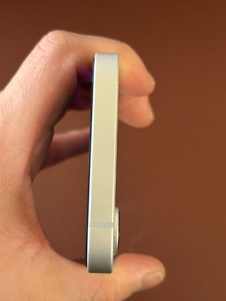 아이폰 16e팝니당 !!! 이미지