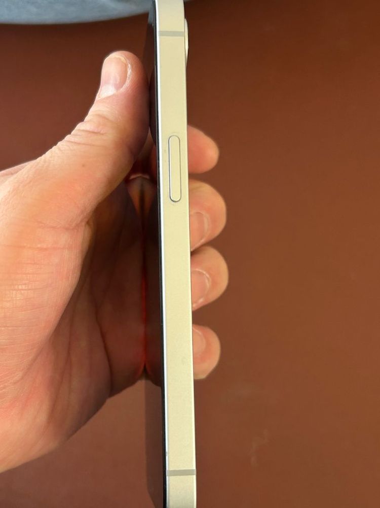 아이폰 16e팝니당 !!! 이미지