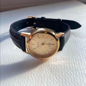 카시오 여성용 가죽 시계