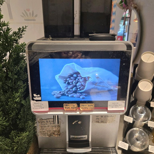 닥터커피f2 자동 커피머신기+브루어1개 더드립니다