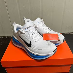 나이키 보메로 플러스 HV8150-103 265사이즈 1회착용