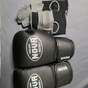 NOUR 노바 복싱 글러브 + 붕대 세트