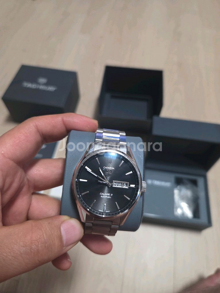 태그호이어 까레라 데이데이트 검판--1