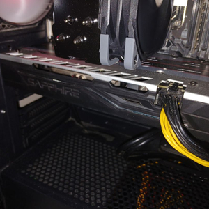 사파이어 PULSE RX 570 8GB 이미지