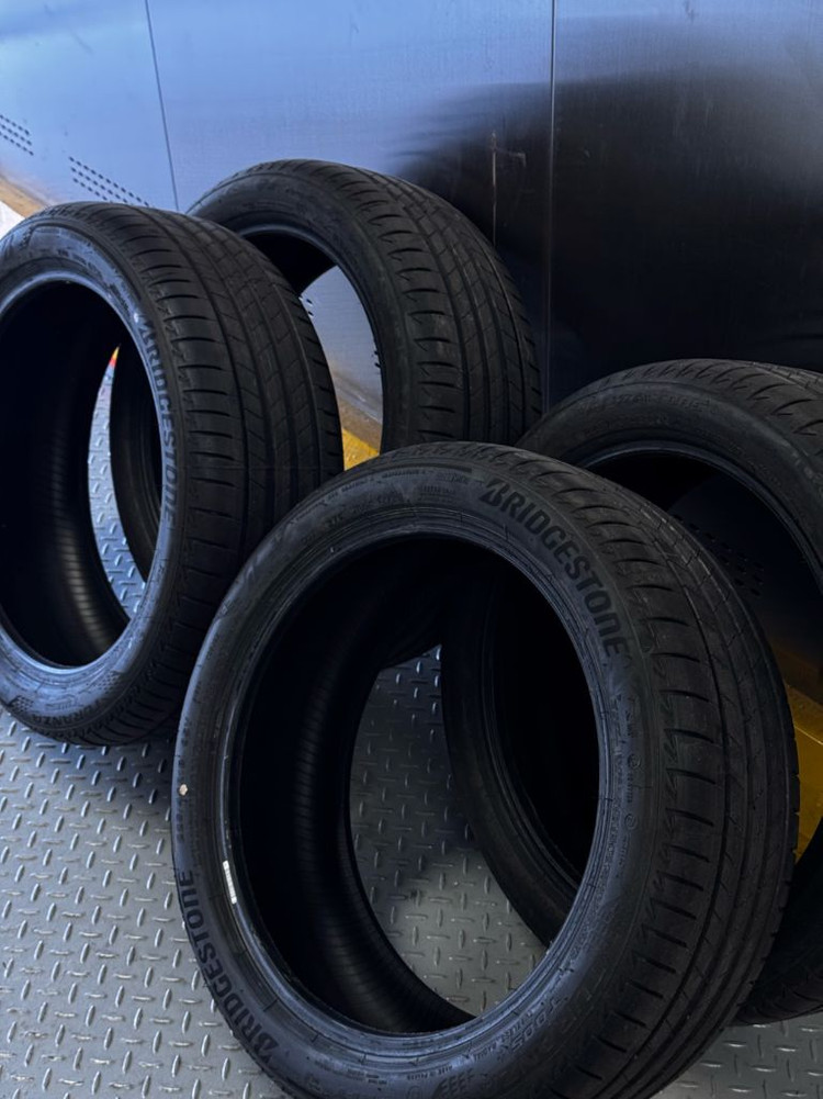 브리지스톤 신품급 타이어 225 45 18 이미지