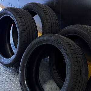 브리지스톤 신품급 타이어 225 45 18 이미지